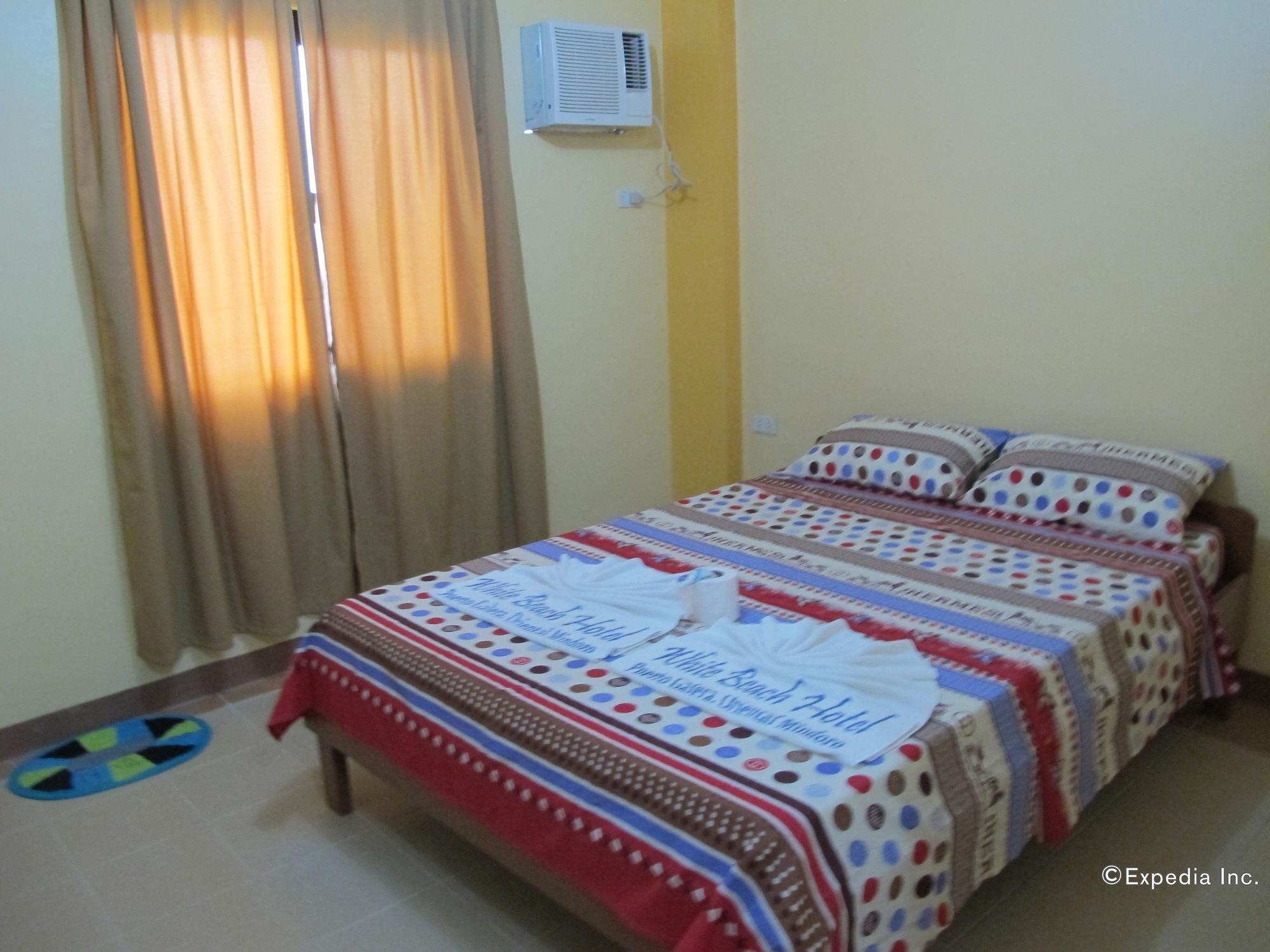 ไวท์บีช โฮเต็ล บาร์ แอนด์ เรสเตอรองต์ Hotel ปูแอร์โตกาเลรา ภายนอก รูปภาพ