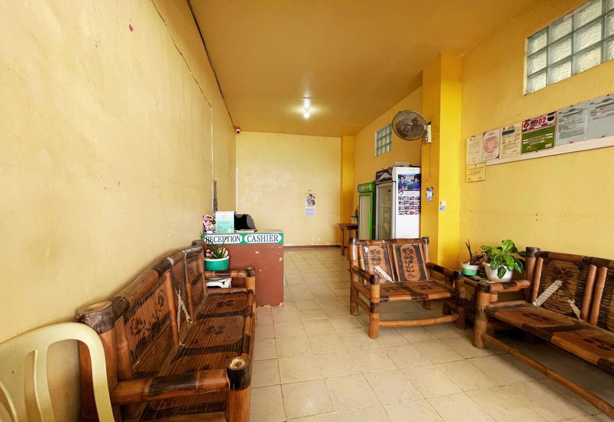 ไวท์บีช โฮเต็ล บาร์ แอนด์ เรสเตอรองต์ Hotel ปูแอร์โตกาเลรา ภายนอก รูปภาพ